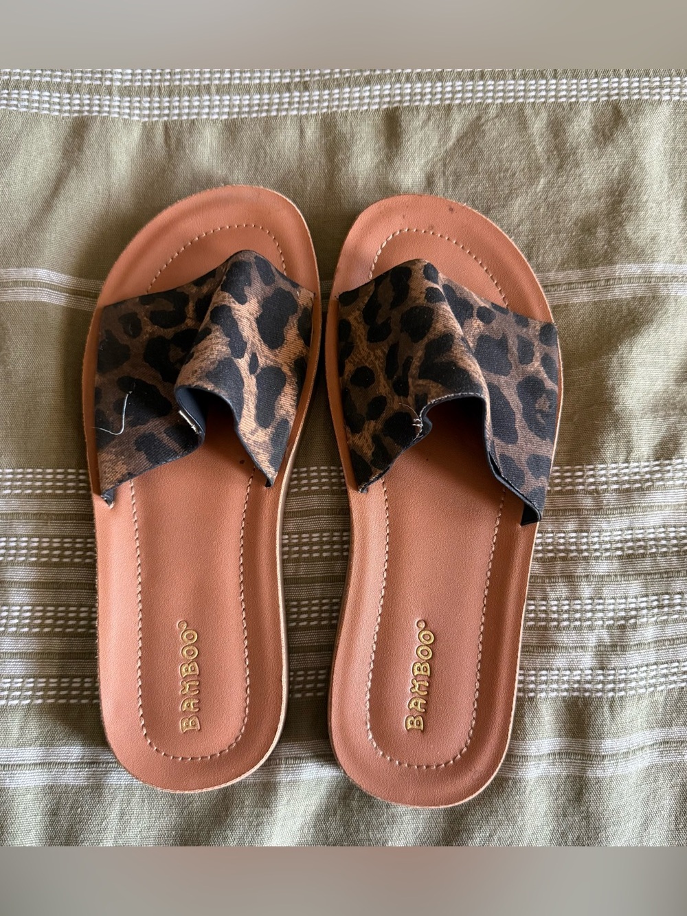 Thick leopard sandals